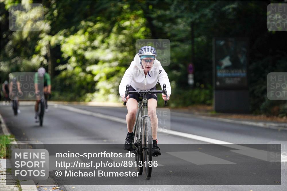 14.09.2025 - Stadtparktriathlon Michael Burmester http://msf.ph/oto/8913196 14.09.2025 11:53:37 Radfahren 981, 1062, 1063 meine-sportfotos.de