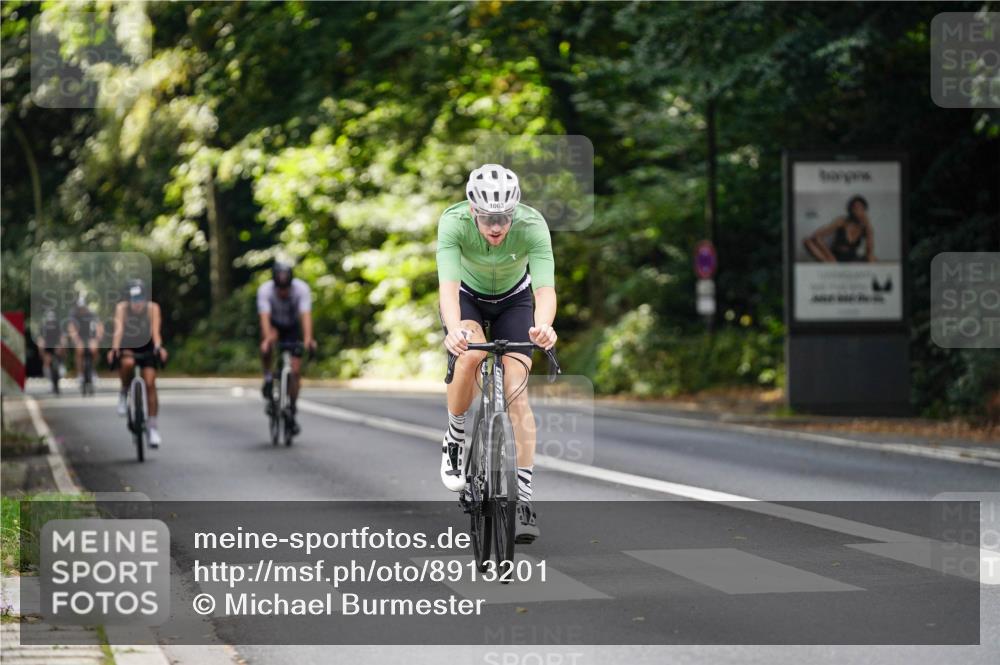 14.09.2025 - Stadtparktriathlon Michael Burmester http://msf.ph/oto/8913201 14.09.2025 11:53:40 Radfahren 981, 995, 1062, 1063, 1069 meine-sportfotos.de