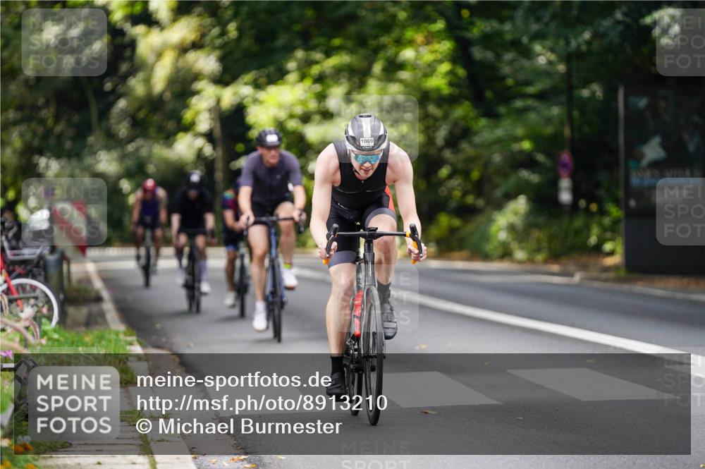 14.09.2025 - Stadtparktriathlon Michael Burmester http://msf.ph/oto/8913210 14.09.2025 11:53:48 Radfahren 995, 1031, 1046, 1062, 1069, 1086, 1099 meine-sportfotos.de
