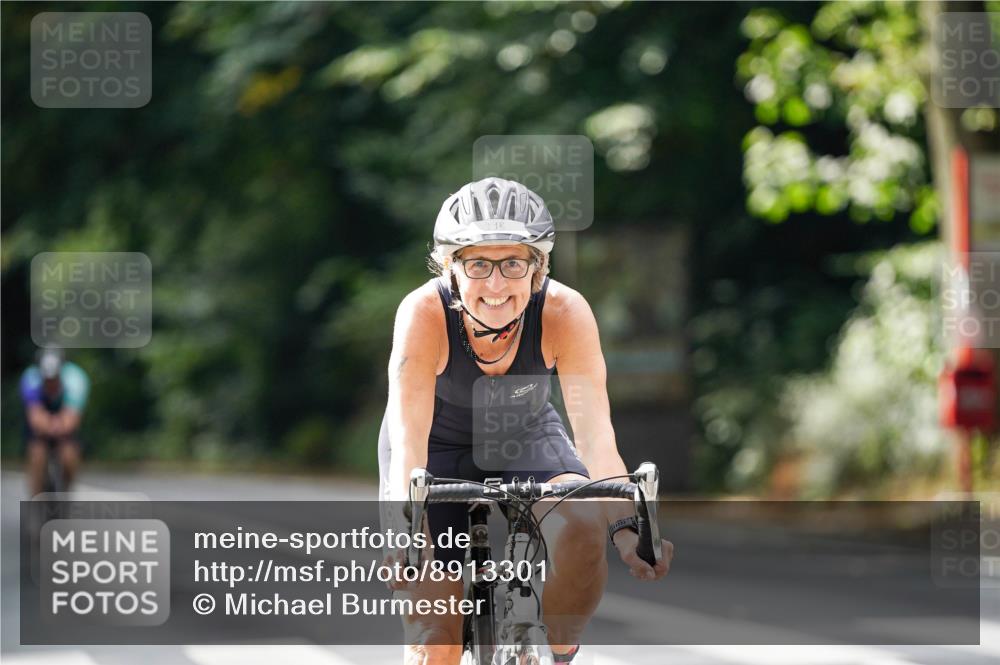 14.09.2025 - Stadtparktriathlon Michael Burmester http://msf.ph/oto/8913301 14.09.2025 11:55:55 Radfahren 984, 998, 1076 meine-sportfotos.de