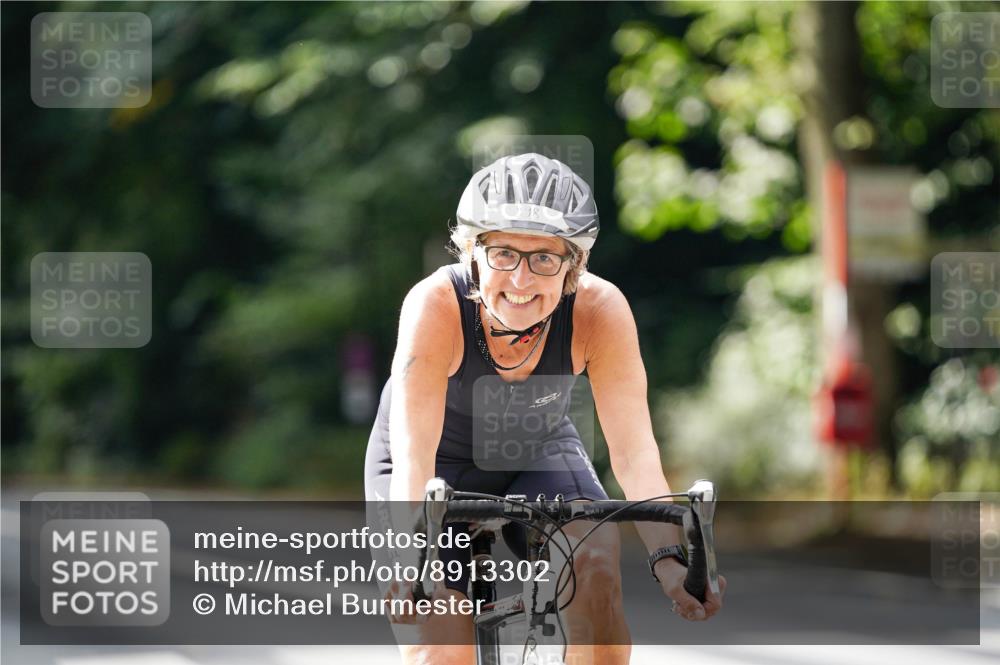 14.09.2025 - Stadtparktriathlon Michael Burmester http://msf.ph/oto/8913302 14.09.2025 11:55:56 Radfahren 937, 984, 998, 1076 meine-sportfotos.de