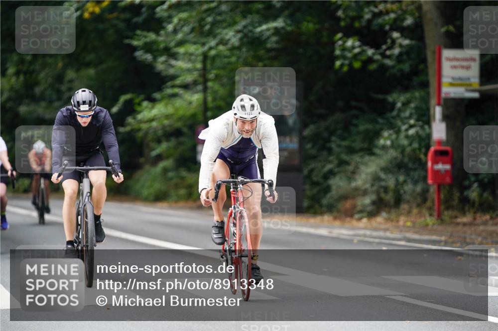 14.09.2025 - Stadtparktriathlon Michael Burmester http://msf.ph/oto/8913348 14.09.2025 11:56:52 Radfahren 924, 927, 1077, 1088, 1123, 1217 meine-sportfotos.de