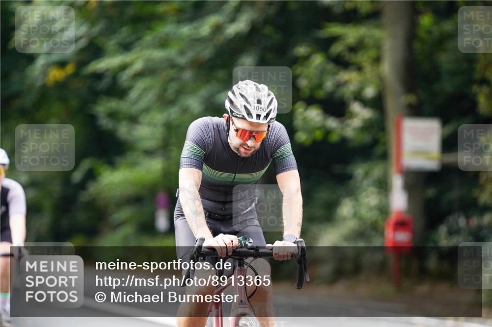 14.09.2025 - Stadtparktriathlon Michael Burmester http://msf.ph/oto/8913365 14.09.2025 11:57:11 Radfahren 952, 1016, 1050, 1129, 1132, 1146, 1189, 1203, 1205, 1211 meine-sportfotos.de
