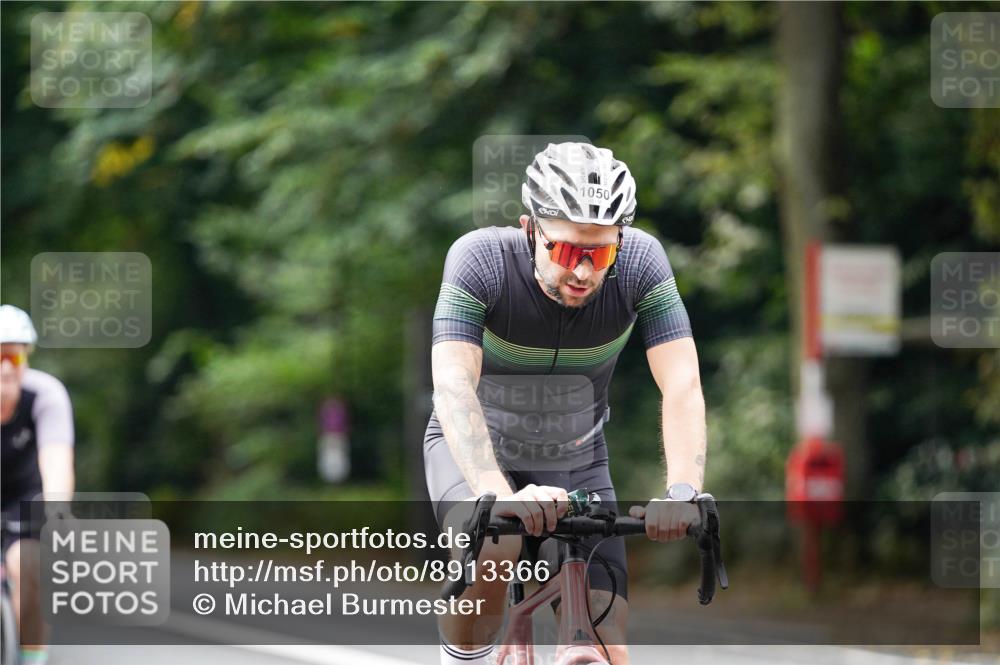 14.09.2025 - Stadtparktriathlon Michael Burmester http://msf.ph/oto/8913366 14.09.2025 11:57:11 Radfahren 952, 1016, 1050, 1129, 1132, 1146, 1189, 1203, 1205, 1211 meine-sportfotos.de