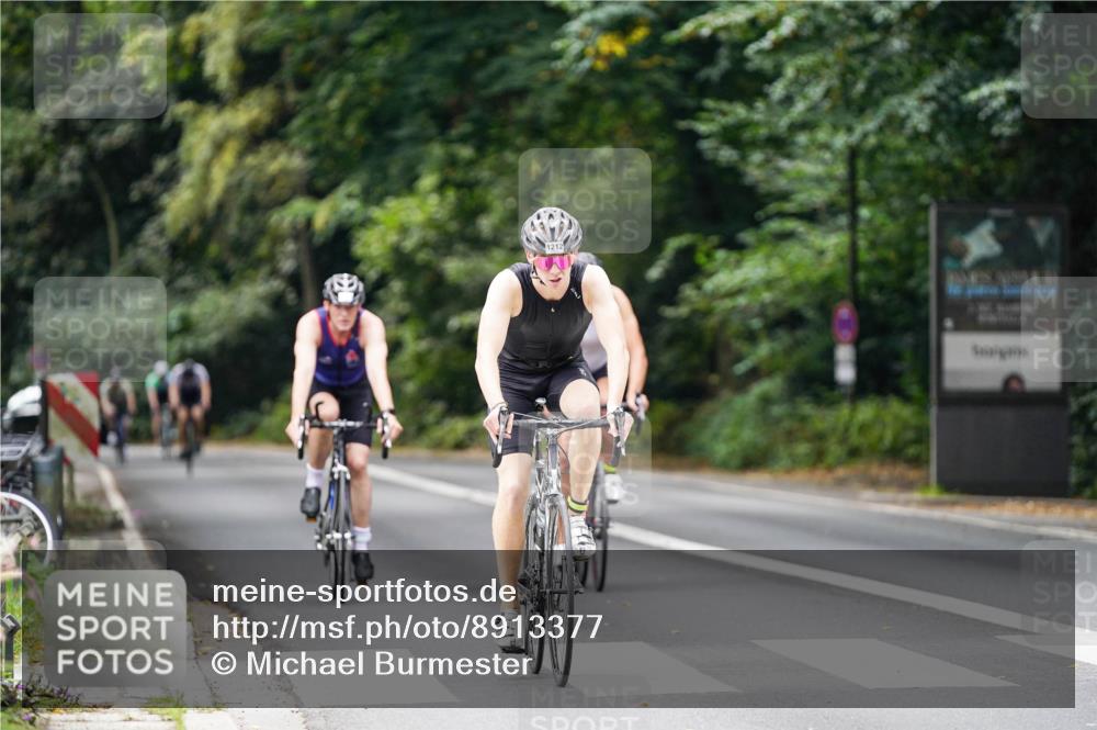 14.09.2025 - Stadtparktriathlon Michael Burmester http://msf.ph/oto/8913377 14.09.2025 11:57:21 Radfahren 1124, 1132, 1147, 1203, 1205, 1211, 1212 meine-sportfotos.de