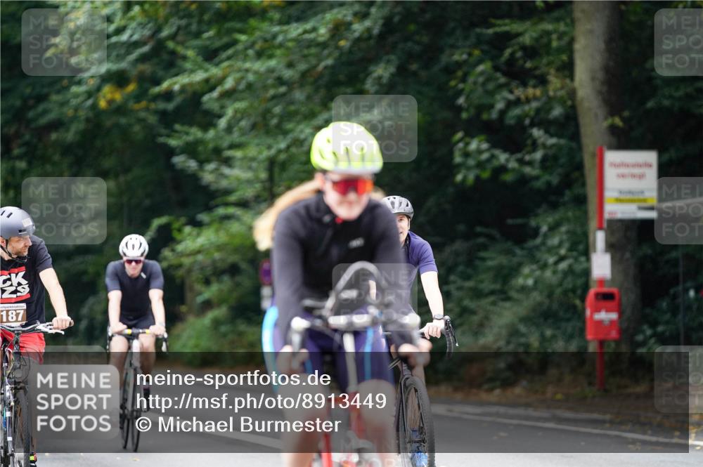 14.09.2025 - Stadtparktriathlon Michael Burmester http://msf.ph/oto/8913449 14.09.2025 11:58:56 Radfahren 1019, 1029, 1051, 1067, 1068, 1137, 1150, 1153, 1171, 1187 meine-sportfotos.de