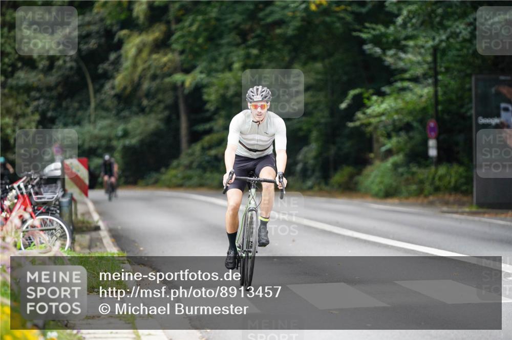 14.09.2025 - Stadtparktriathlon Michael Burmester http://msf.ph/oto/8913457 14.09.2025 11:59:03 Radfahren 1019, 1067, 1068, 1122, 1137, 1150, 1153, 1187 meine-sportfotos.de
