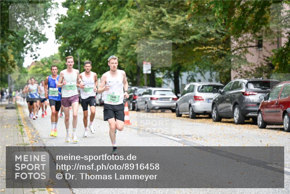 21.09.2025 - PSD Bank Halbmarathon Dr. Thomas Lammeyer http://msf.ph/oto/8916458 21.09.2025 10:29:09 Laufen 1833, 1307, 1799, 1306 meine-sportfotos.de