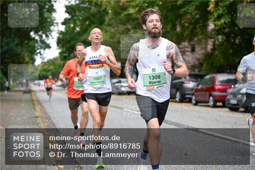 21.09.2025 - PSD Bank Halbmarathon Dr. Thomas Lammeyer http://msf.ph/oto/8916785 21.09.2025 10:30:58 Laufen 108, 1667, 1309 meine-sportfotos.de