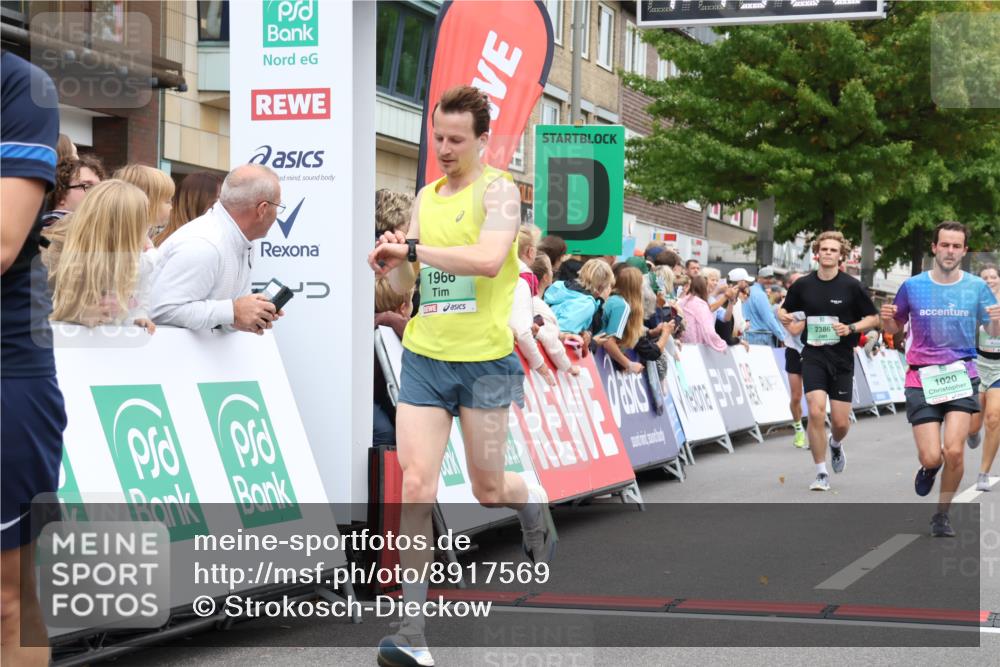 21.09.2025 - PSD Bank Halbmarathon Strokosch-Dieckow http://msf.ph/oto/8917569 21.09.2025 11:44:30 Ziel 1020, 1966, 2173, 2386, 3923, 4057 meine-sportfotos.de