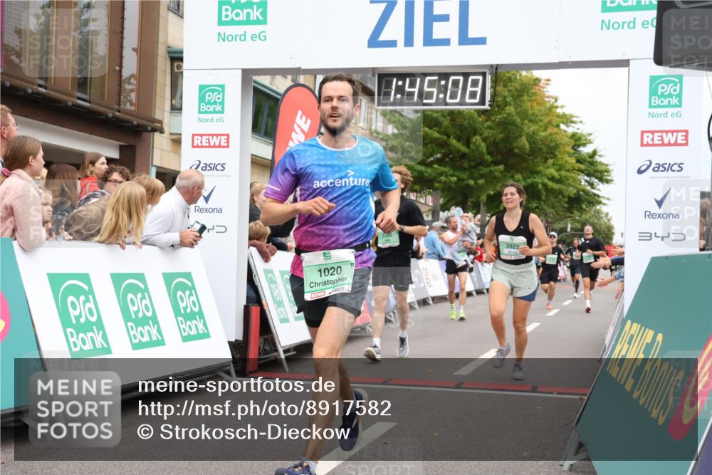 21.09.2025 - PSD Bank Halbmarathon Strokosch-Dieckow http://msf.ph/oto/8917582 21.09.2025 11:44:32 Ziel 1020, 1743, 1966, 1997, 2173, 2184, 2386, 3923, 4057 meine-sportfotos.de