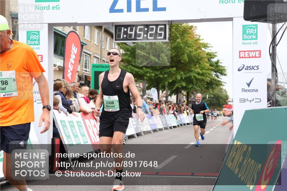 21.09.2025 - PSD Bank Halbmarathon Strokosch-Dieckow http://msf.ph/oto/8917648 21.09.2025 11:44:48 Ziel 1798, 2303, 2308 meine-sportfotos.de
