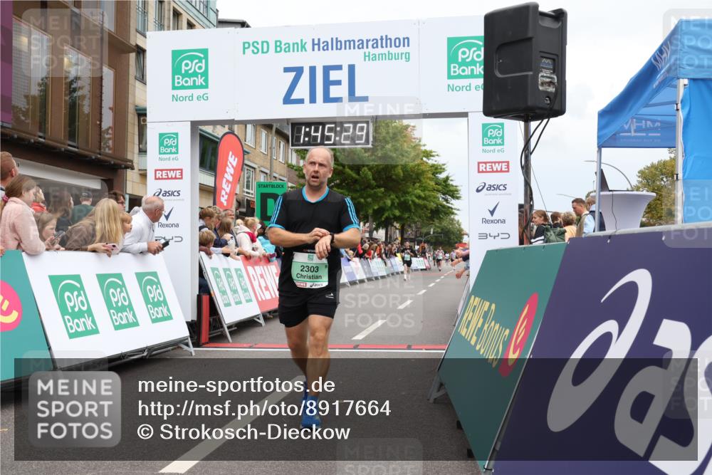 21.09.2025 - PSD Bank Halbmarathon Strokosch-Dieckow http://msf.ph/oto/8917664 21.09.2025 11:44:52 Ziel 1798, 2303, 2308 meine-sportfotos.de