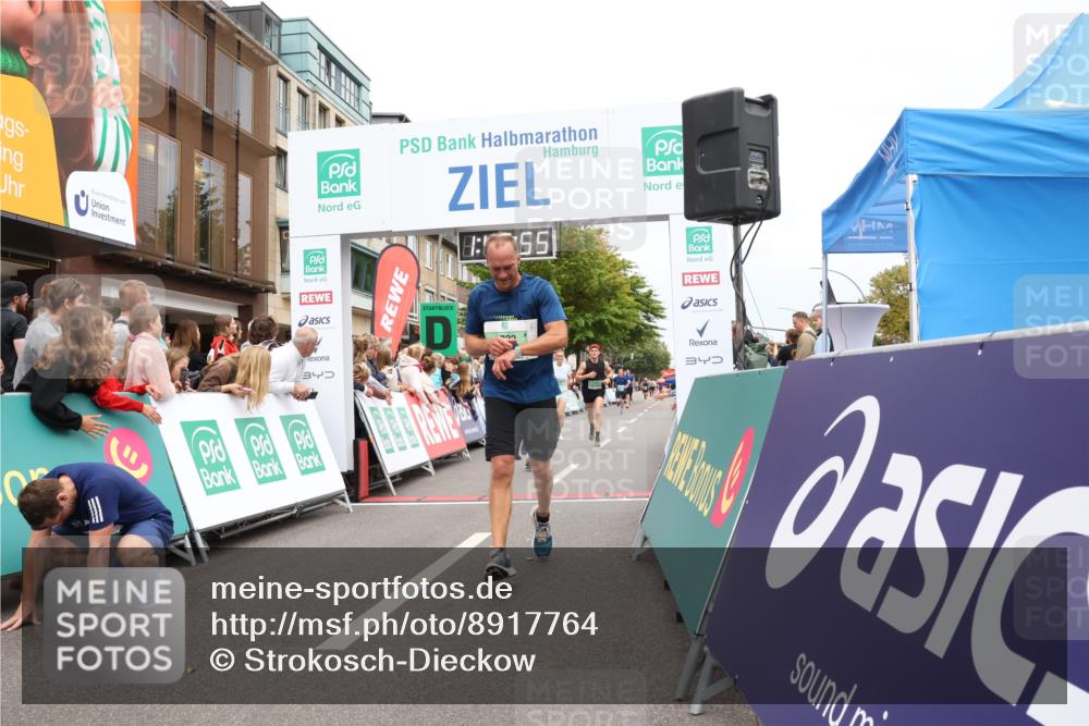 21.09.2025 - PSD Bank Halbmarathon Strokosch-Dieckow http://msf.ph/oto/8917764 21.09.2025 11:45:18 Ziel 1123, 1722, 1774, 1958, 2136, 2501, 3925 meine-sportfotos.de