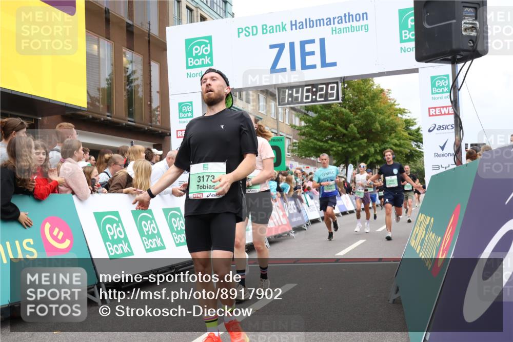 21.09.2025 - PSD Bank Halbmarathon Strokosch-Dieckow http://msf.ph/oto/8917902 21.09.2025 11:45:52 Ziel 1049, 1534, 2117, 2261, 2292, 2409, 2422, 2483, 3173 meine-sportfotos.de