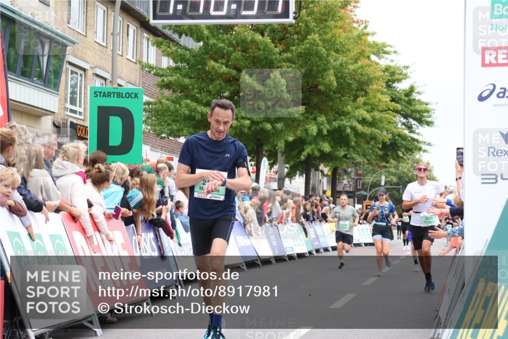 21.09.2025 - PSD Bank Halbmarathon Strokosch-Dieckow http://msf.ph/oto/8917981 21.09.2025 11:46:14 Ziel 1751, 2141, 2229, 2235 meine-sportfotos.de