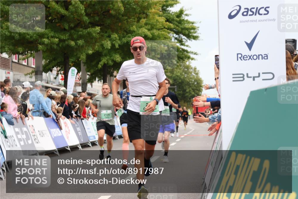 21.09.2025 - PSD Bank Halbmarathon Strokosch-Dieckow http://msf.ph/oto/8917987 21.09.2025 11:46:16 Ziel 1751, 2129, 2141, 2229, 2235 meine-sportfotos.de