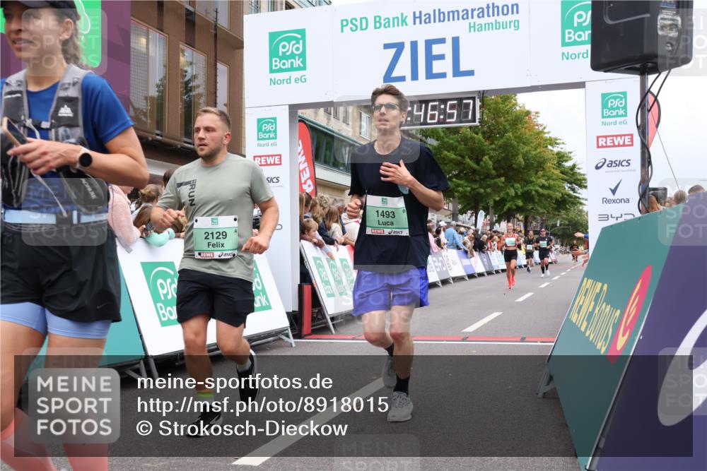 21.09.2025 - PSD Bank Halbmarathon Strokosch-Dieckow http://msf.ph/oto/8918015 21.09.2025 11:46:21 Ziel 1062, 1751, 2129, 2141, 2235 meine-sportfotos.de