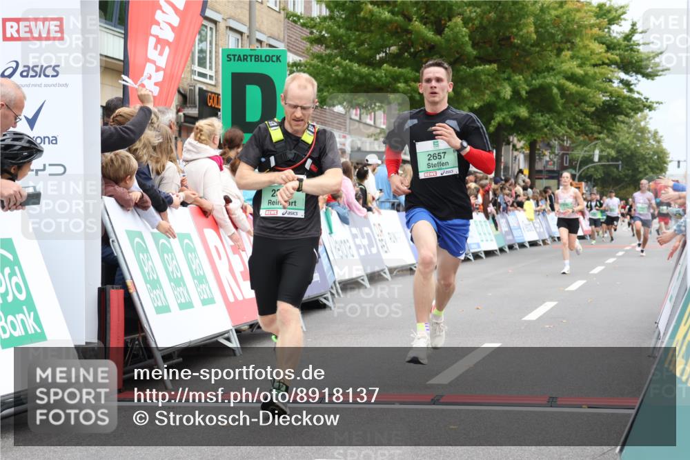 21.09.2025 - PSD Bank Halbmarathon Strokosch-Dieckow http://msf.ph/oto/8918137 21.09.2025 11:46:47 Ziel 1321, 1583, 2112, 2155, 2391, 2657, 2919 meine-sportfotos.de
