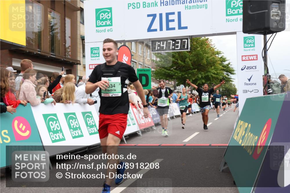 21.09.2025 - PSD Bank Halbmarathon Strokosch-Dieckow http://msf.ph/oto/8918208 21.09.2025 11:47:00 Ziel 1465, 1582, 1601, 1810, 1956, 1993, 2634, 3102 meine-sportfotos.de