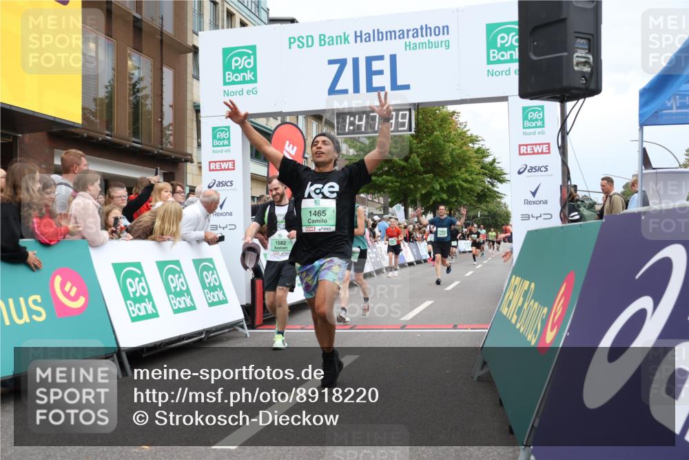 21.09.2025 - PSD Bank Halbmarathon Strokosch-Dieckow http://msf.ph/oto/8918220 21.09.2025 11:47:02 Ziel 1368, 1465, 1582, 1601, 1810, 1956, 1993, 2634, 3102 meine-sportfotos.de