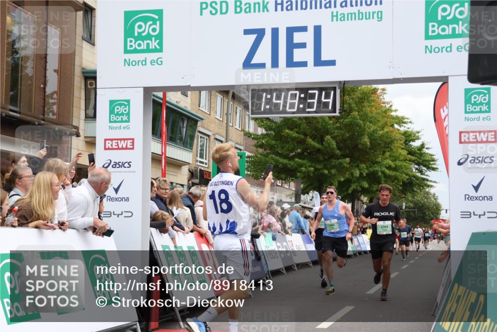 21.09.2025 - PSD Bank Halbmarathon Strokosch-Dieckow http://msf.ph/oto/8918413 21.09.2025 11:47:58 Ziel 1962, 2193, 2394 meine-sportfotos.de