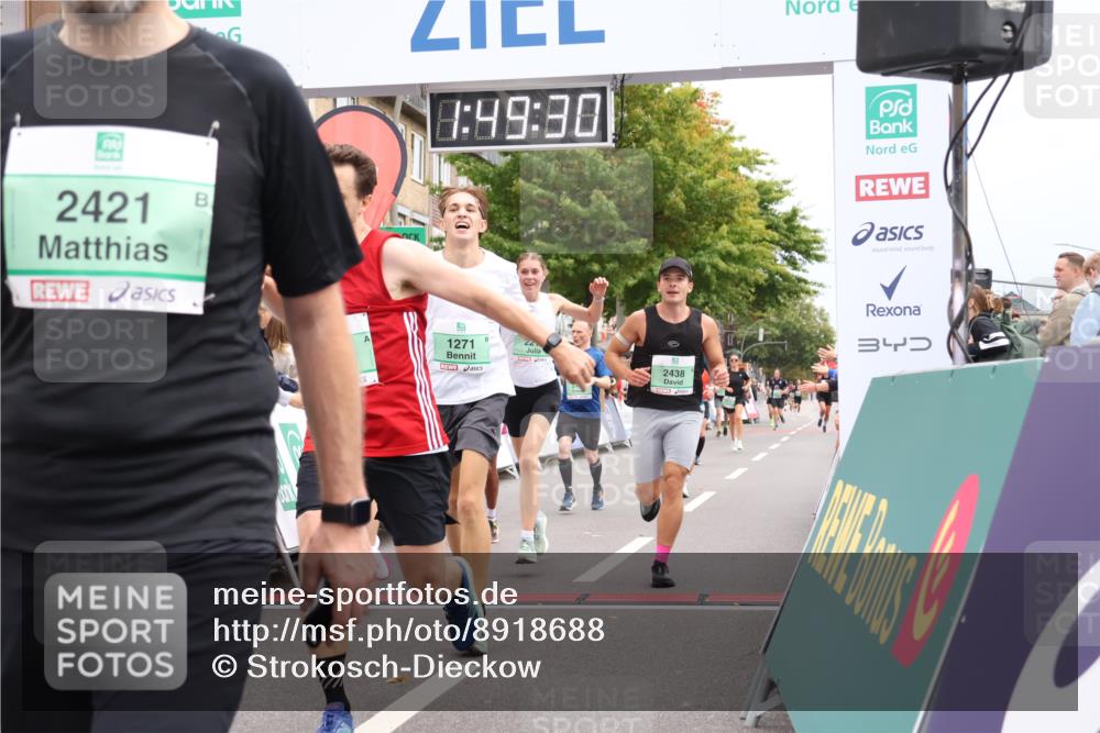 21.09.2025 - PSD Bank Halbmarathon Strokosch-Dieckow http://msf.ph/oto/8918688 21.09.2025 11:48:53 Ziel 1129, 1271, 1719, 1983, 1987, 2004, 2106, 2214, 2260, 2415, 2421, 2438, 2445, 3088 meine-sportfotos.de