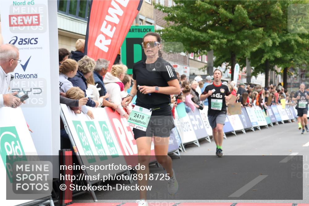21.09.2025 - PSD Bank Halbmarathon Strokosch-Dieckow http://msf.ph/oto/8918725 21.09.2025 11:49:00 Ziel 1129, 1271, 1983, 1987, 2004, 2053, 2106, 2214, 2307, 2335, 2419, 2438, 2445 meine-sportfotos.de