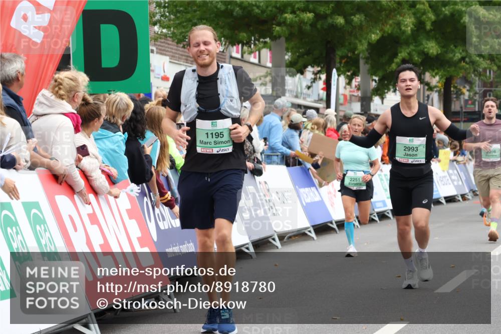 21.09.2025 - PSD Bank Halbmarathon Strokosch-Dieckow http://msf.ph/oto/8918780 21.09.2025 11:49:12 Ziel 1195, 1659, 2251, 2777, 2993 meine-sportfotos.de