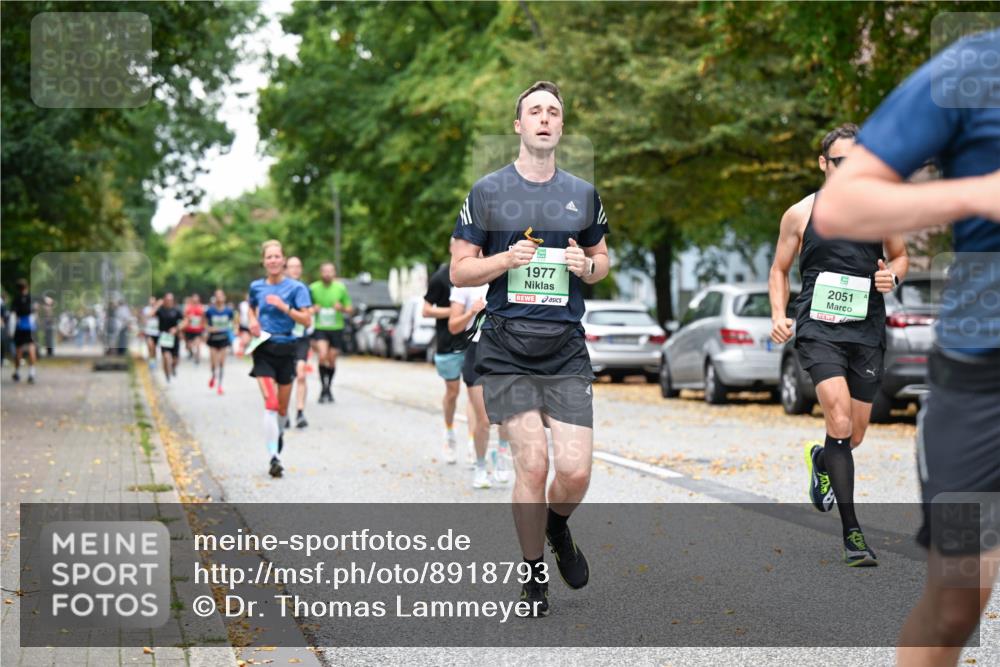 21.09.2025 - PSD Bank Halbmarathon Dr. Thomas Lammeyer http://msf.ph/oto/8918793 21.09.2025 10:36:28 Laufen 9, 1977, 2051 meine-sportfotos.de