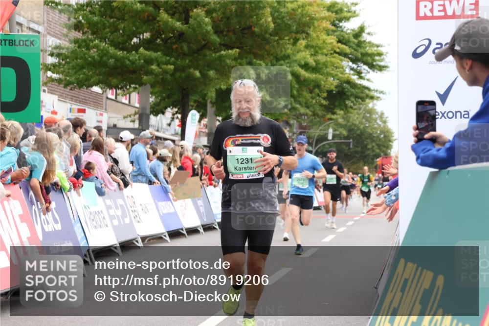 21.09.2025 - PSD Bank Halbmarathon Strokosch-Dieckow http://msf.ph/oto/8919206 21.09.2025 11:50:38 Ziel 1231, 2571, 2572, 3937 meine-sportfotos.de