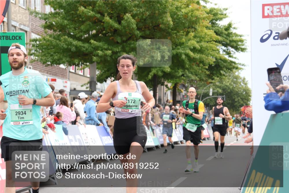 21.09.2025 - PSD Bank Halbmarathon Strokosch-Dieckow http://msf.ph/oto/8919252 21.09.2025 11:50:49 Ziel 2172, 2280, 2572, 2750, 2811, 2934 meine-sportfotos.de