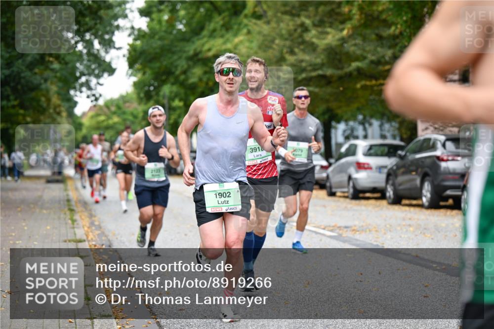 21.09.2025 - PSD Bank Halbmarathon Dr. Thomas Lammeyer http://msf.ph/oto/8919266 21.09.2025 10:37:16 Laufen 2123, 1902, 3918, 3079 meine-sportfotos.de