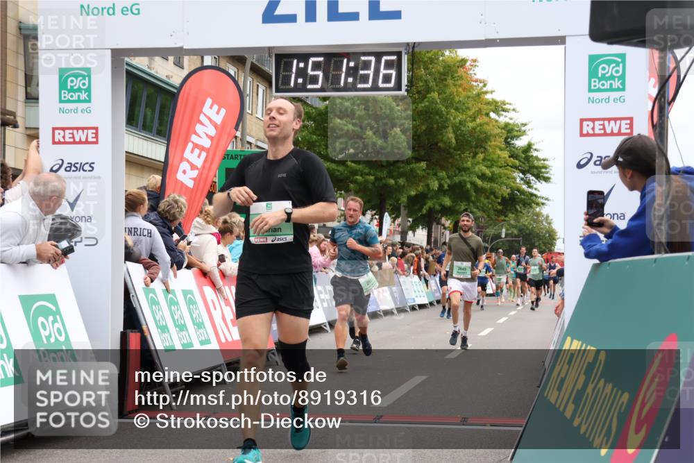 21.09.2025 - PSD Bank Halbmarathon Strokosch-Dieckow http://msf.ph/oto/8919316 21.09.2025 11:50:59 Ziel 2177, 2298, 2559, 2620, 2750, 3649, 3935 meine-sportfotos.de
