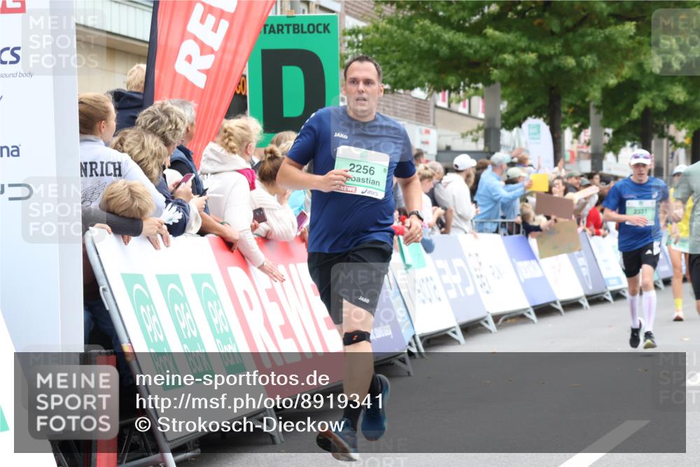 21.09.2025 - PSD Bank Halbmarathon Strokosch-Dieckow http://msf.ph/oto/8919341 21.09.2025 11:51:04 Ziel 1039, 1226, 1720, 2177, 2256, 2298, 2331, 2559, 2620, 3649 meine-sportfotos.de