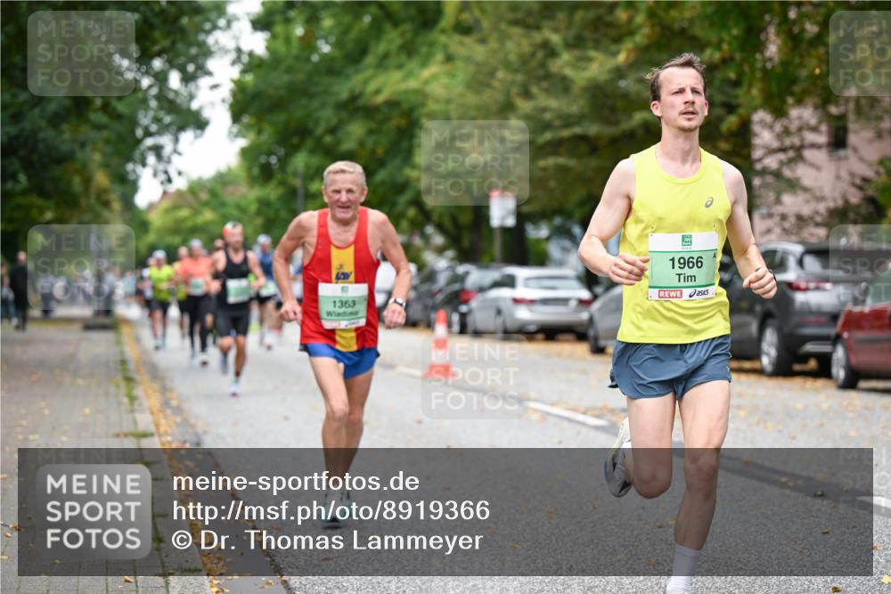 21.09.2025 - PSD Bank Halbmarathon Dr. Thomas Lammeyer http://msf.ph/oto/8919366 21.09.2025 10:37:27 Laufen 1363, 1966 meine-sportfotos.de