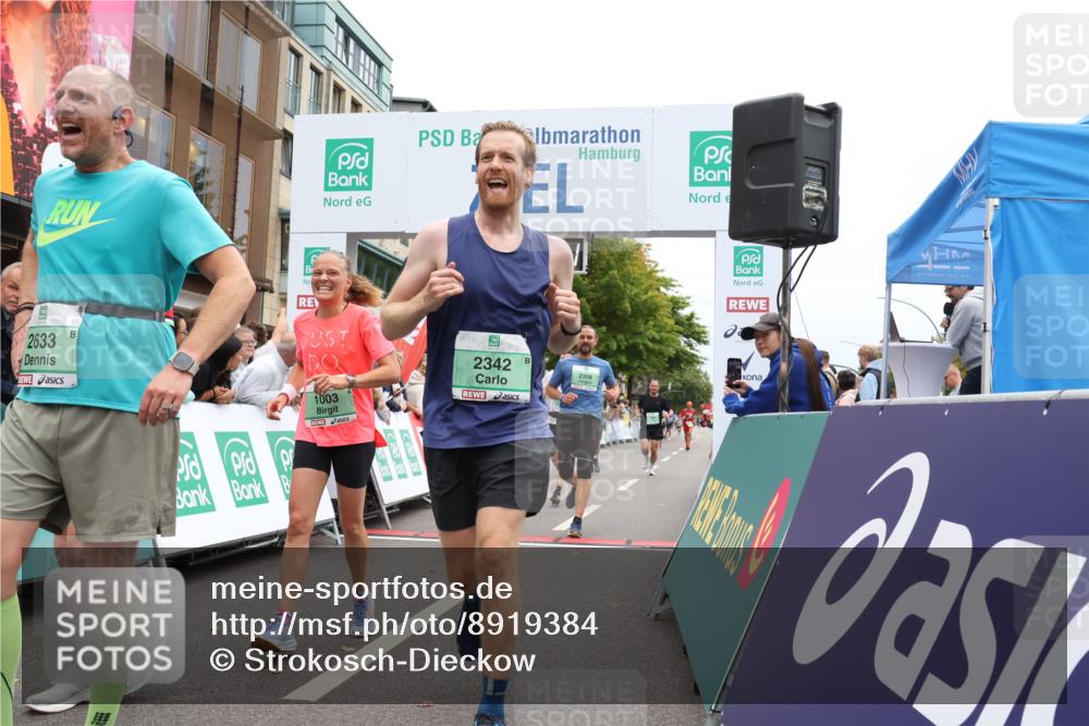 21.09.2025 - PSD Bank Halbmarathon Strokosch-Dieckow http://msf.ph/oto/8919384 21.09.2025 11:51:15 Ziel 1003, 1039, 1640, 1720, 2114, 2342, 2358, 2437, 2444, 2633, 2662, 3529, 3927 meine-sportfotos.de