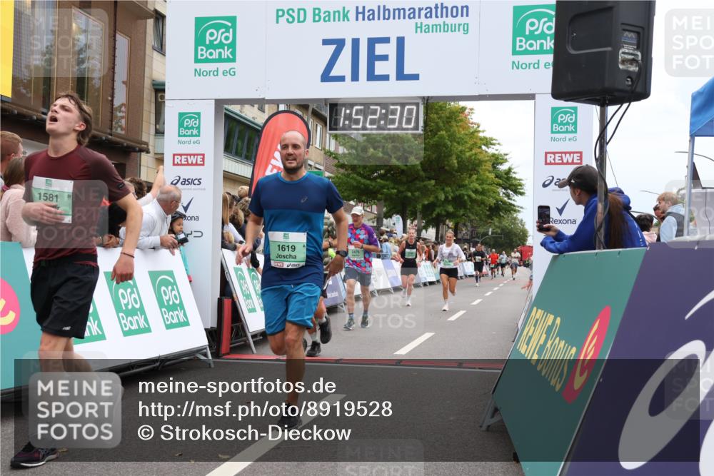 21.09.2025 - PSD Bank Halbmarathon Strokosch-Dieckow http://msf.ph/oto/8919528 21.09.2025 11:51:54 Ziel 1375, 1581, 1619, 2163, 2169, 2382, 2476, 2539, 2886, 2988 meine-sportfotos.de