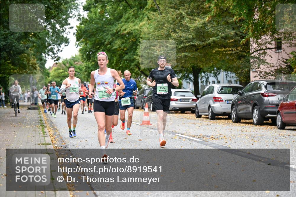 21.09.2025 - PSD Bank Halbmarathon Dr. Thomas Lammeyer http://msf.ph/oto/8919541 21.09.2025 10:37:48 Laufen 3909, 146, 2212, 1984 meine-sportfotos.de