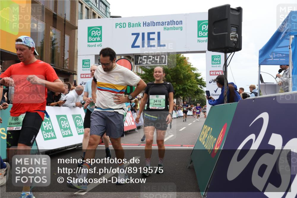 21.09.2025 - PSD Bank Halbmarathon Strokosch-Dieckow http://msf.ph/oto/8919575 21.09.2025 11:52:11 Ziel 1186, 1478, 2066, 2239, 2302, 3044, 3416, 4004 meine-sportfotos.de