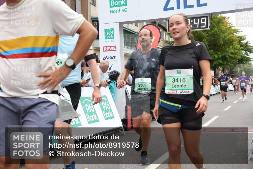 21.09.2025 - PSD Bank Halbmarathon Strokosch-Dieckow http://msf.ph/oto/8919578 21.09.2025 11:52:12 Ziel 1186, 2066, 2087, 2239, 2302, 3044, 3416, 4004 meine-sportfotos.de