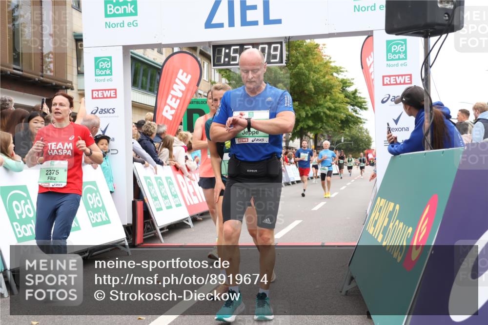 21.09.2025 - PSD Bank Halbmarathon Strokosch-Dieckow http://msf.ph/oto/8919674 21.09.2025 11:52:32 Ziel 1506, 1600, 2237, 2327, 2356, 2375, 2492, 2512, 2654, 2835, 4001 meine-sportfotos.de