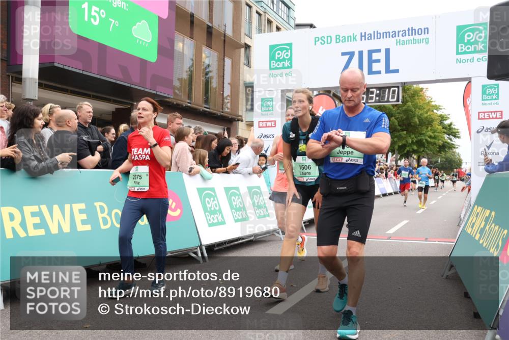 21.09.2025 - PSD Bank Halbmarathon Strokosch-Dieckow http://msf.ph/oto/8919680 21.09.2025 11:52:33 Ziel 1506, 1600, 2237, 2327, 2356, 2375, 2492, 2512, 2654, 2835, 4001 meine-sportfotos.de