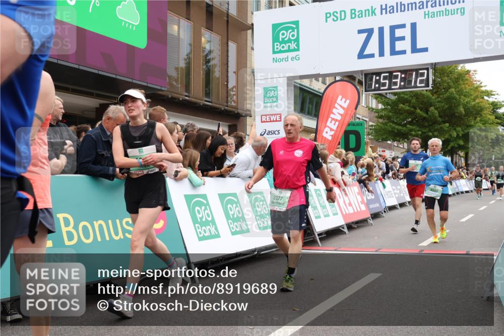 21.09.2025 - PSD Bank Halbmarathon Strokosch-Dieckow http://msf.ph/oto/8919689 21.09.2025 11:52:35 Ziel 1506, 1600, 2237, 2327, 2356, 2375, 2512, 2654, 2835, 4001 meine-sportfotos.de