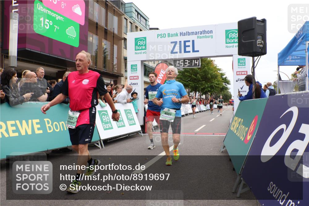 21.09.2025 - PSD Bank Halbmarathon Strokosch-Dieckow http://msf.ph/oto/8919697 21.09.2025 11:52:37 Ziel 1506, 1600, 2237, 2327, 2375, 2654, 2835, 2984, 4001, 4053 meine-sportfotos.de
