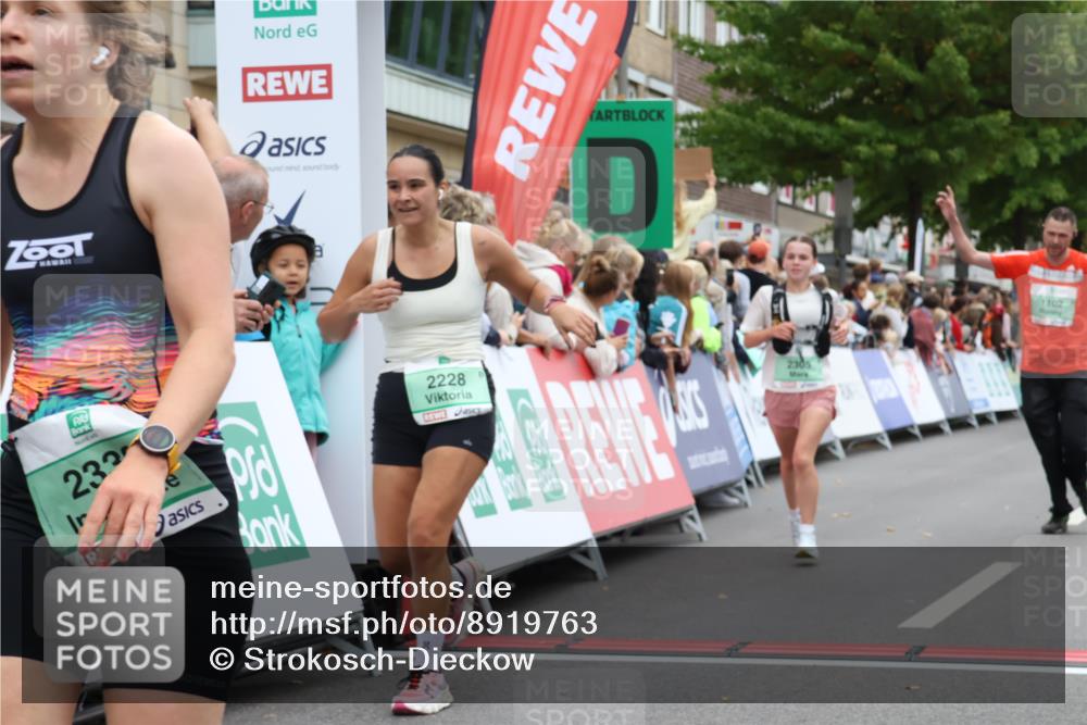 21.09.2025 - PSD Bank Halbmarathon Strokosch-Dieckow http://msf.ph/oto/8919763 21.09.2025 11:53:02 Ziel 1102, 1298, 2228, 2301, 2305, 2339 meine-sportfotos.de