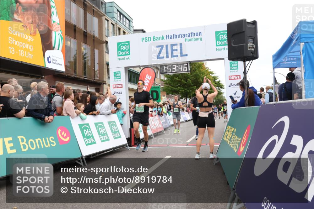 21.09.2025 - PSD Bank Halbmarathon Strokosch-Dieckow http://msf.ph/oto/8919784 21.09.2025 11:53:09 Ziel 1102, 1298, 1647, 2228, 2305, 2404, 3967 meine-sportfotos.de