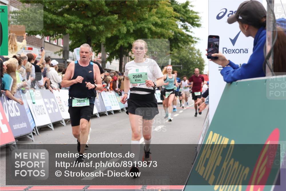 21.09.2025 - PSD Bank Halbmarathon Strokosch-Dieckow http://msf.ph/oto/8919873 21.09.2025 11:53:30 Ziel 1079, 1770, 2588, 2871, 3919, 4050 meine-sportfotos.de