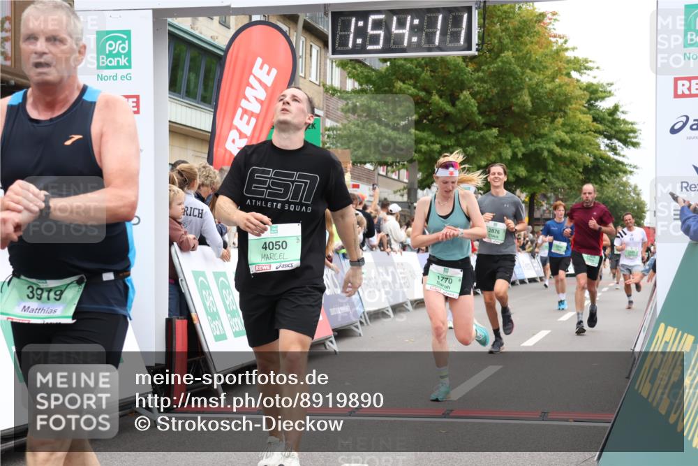 21.09.2025 - PSD Bank Halbmarathon Strokosch-Dieckow http://msf.ph/oto/8919890 21.09.2025 11:53:34 Ziel 1366, 1770, 2246, 2552, 2588, 2871, 2876, 2947, 3919, 4050 meine-sportfotos.de