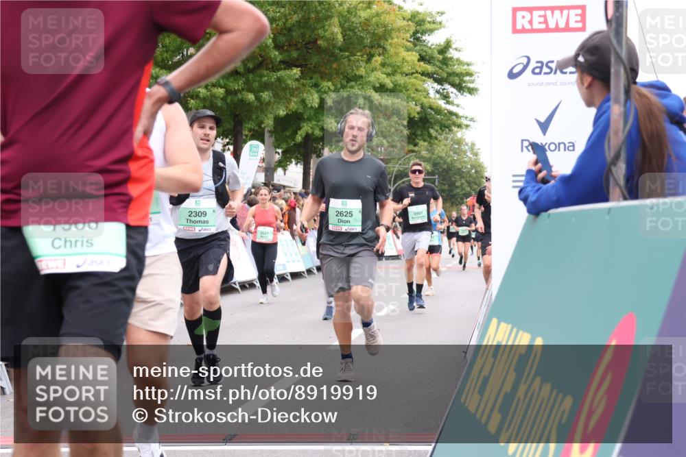 21.09.2025 - PSD Bank Halbmarathon Strokosch-Dieckow http://msf.ph/oto/8919919 21.09.2025 11:53:41 Ziel 1254, 1366, 1724, 1770, 2199, 2246, 2309, 2552, 2625, 2687, 2804, 2876, 2947, 3901 meine-sportfotos.de